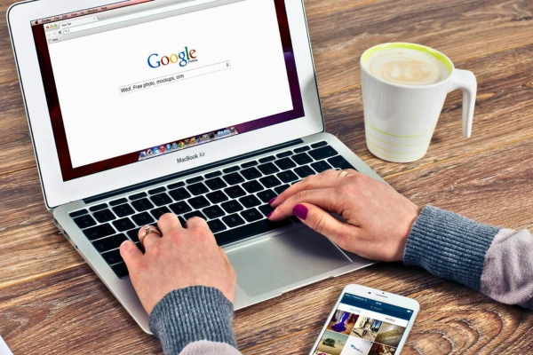 Navigating Google Algorithm Updates 2025 Stock Image 2